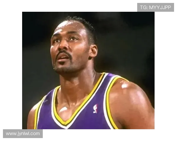 卡尔·马龙：从赛场到人生巅峰的传奇征程与篮球巨星的伟大背影