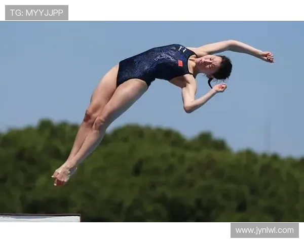 跳水运动的技巧与训练方法分析及其在奥运舞台上的发展历程