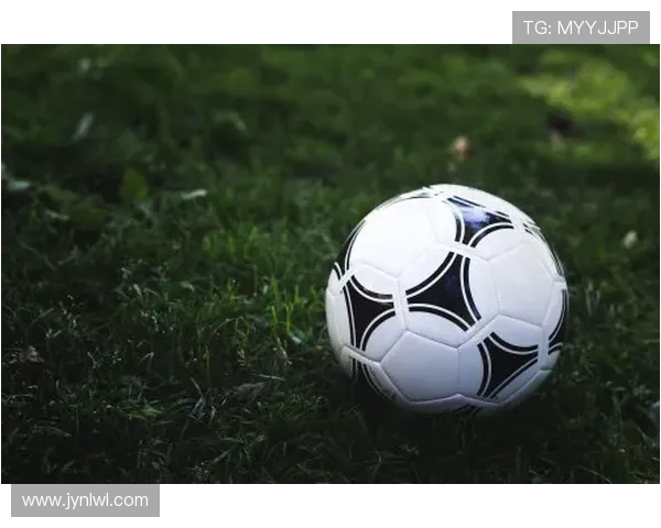 广州足球队比赛经验分析与数据表现研究探讨