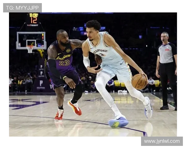 2012年步行者与马刺对决回顾：激情碰撞与精彩瞬间的篮球盛宴